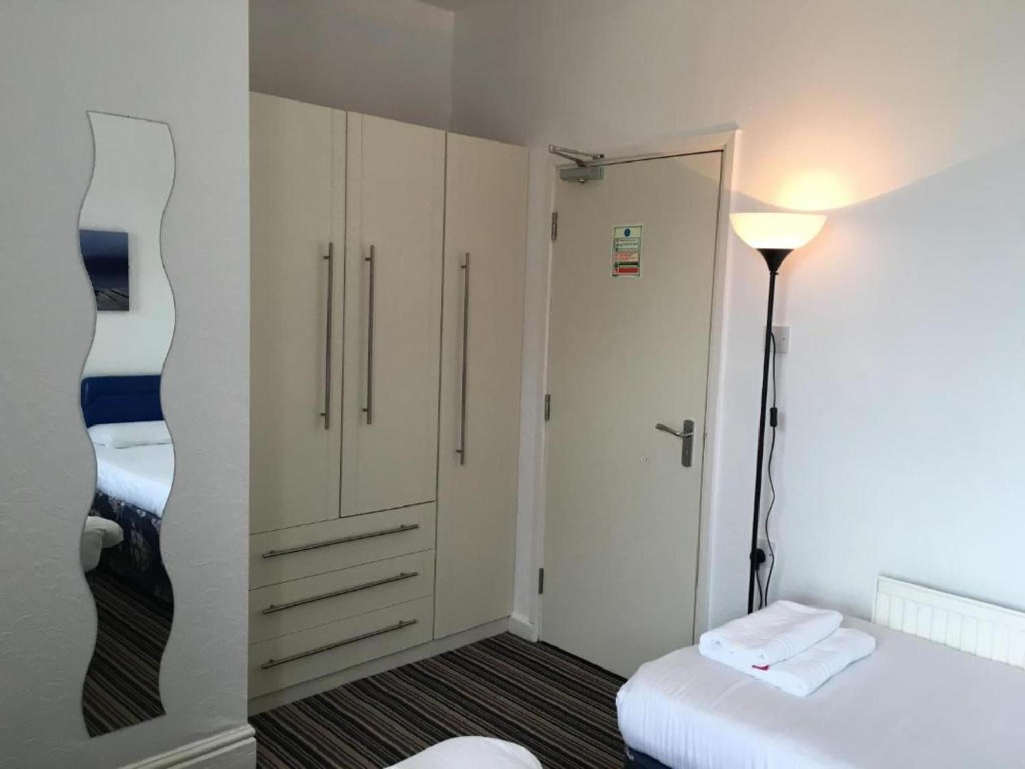 Oyo Wave Crest Hotel بلاكبول المظهر الخارجي الصورة